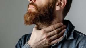Acabar com o incômodo de coceira na barba cara de macho
