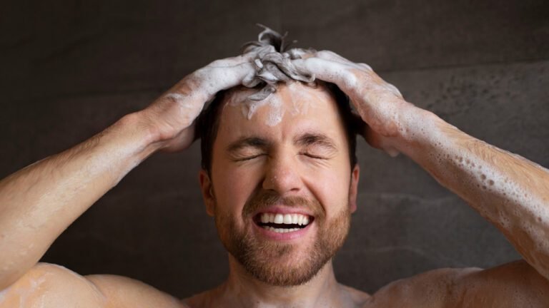 Como o banho interfere na pele e no cabelo masculino - cara de macho