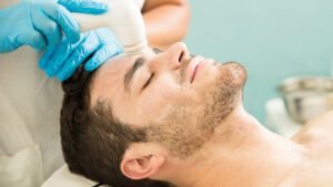 Cuidados com a pele limpeza de pele para homens