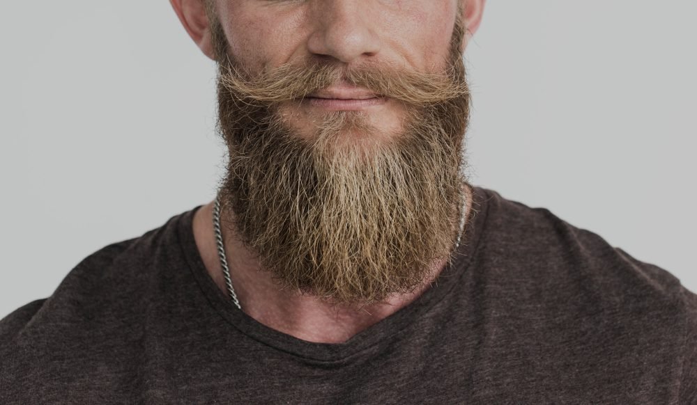 Cuidados essenciais para manter a barba alinhada