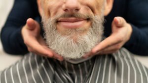 Barba Grisalha Amarelada Como Cuidar Sem Amarelar cara de macho
